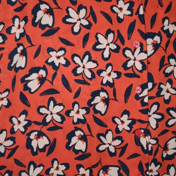 Who What Wear Red Sleeveless Blouse with Mandarin Collar - Picture 4 of 8